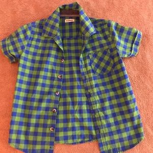 Boys Button Down Shirt Short Sleeves Size M (6)